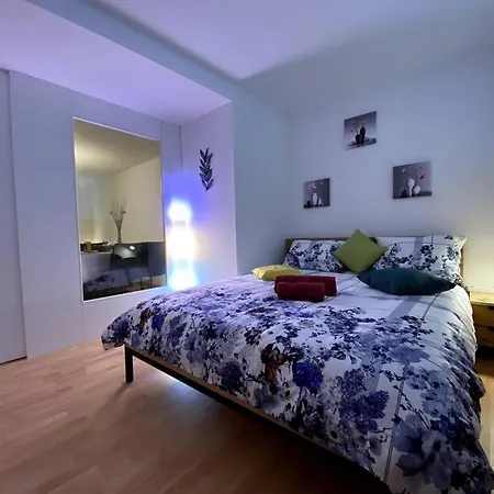 Modern 2br For Up To 6 Wef Exclusive Platz & Promenad ダヴォス・プラッツ