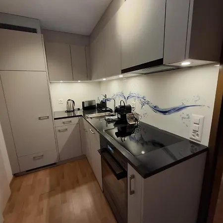 Modern 2br For Up To 6 Wef Exclusive Platz & Promenad アパート